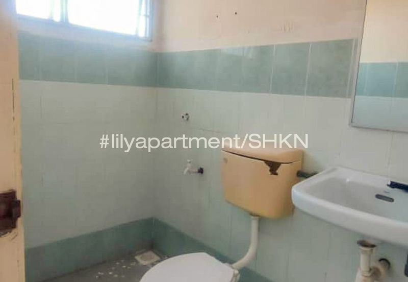 Lily Apartment, Taman Saujana Utama
