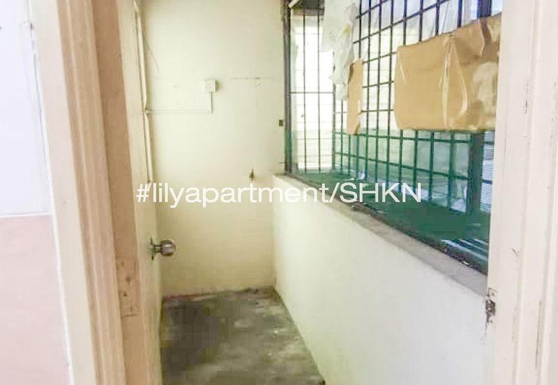 Lily Apartment, Taman Saujana Utama