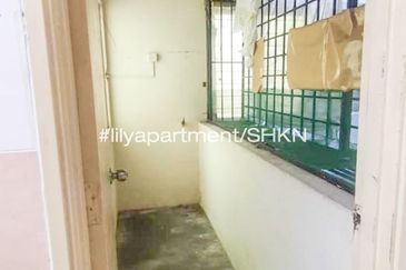 Lily Apartment, Taman Saujana Utama