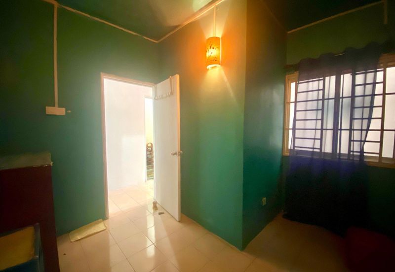 Residensi Bistaria, Ukay Bistari