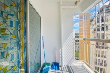 Residensi Bistaria, Ukay Bistari