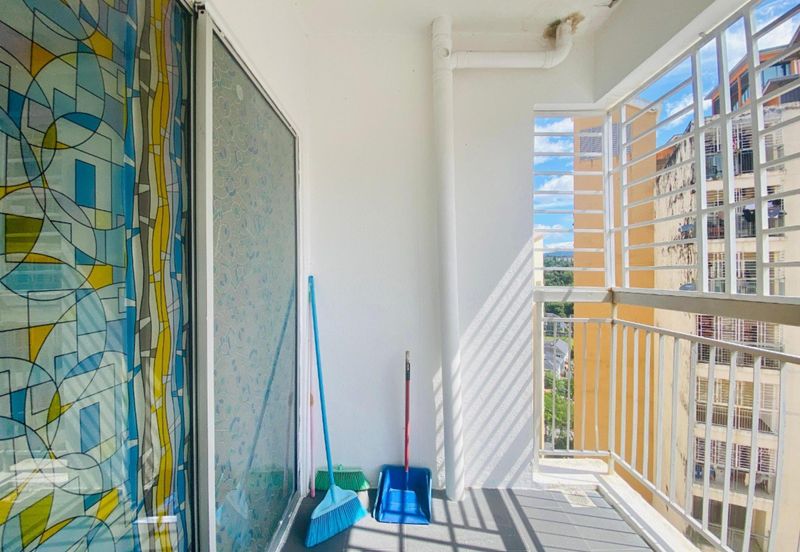 Residensi Bistaria, Ukay Bistari