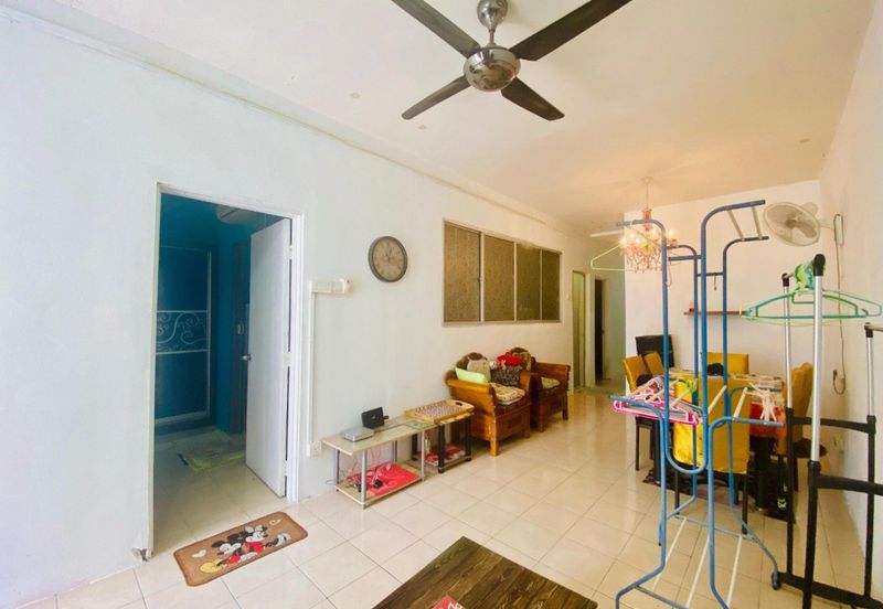 Residensi Bistaria, Ukay Bistari