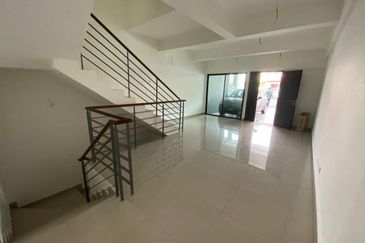 3 Storey Villa Domus, Taman Indah Gemilang,  Batu 