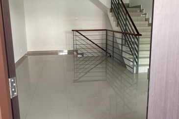 3 Storey Villa Domus, Taman Indah Gemilang,  Batu 