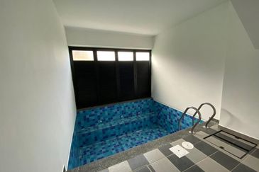 3 Storey Villa Domus, Taman Indah Gemilang,  Batu 