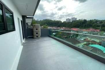 3 Storey Villa Domus, Taman Indah Gemilang,  Batu 