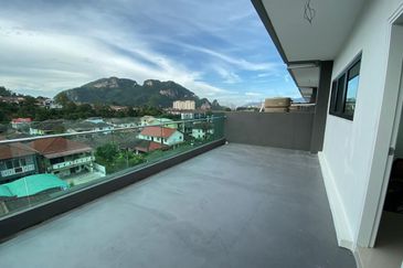 3 Storey Villa Domus, Taman Indah Gemilang,  Batu 