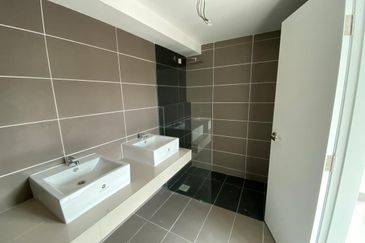 3 Storey Villa Domus, Taman Indah Gemilang,  Batu 