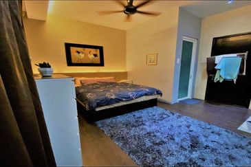 4 Storey Courtyard Villa  Contours Melawati wtih P