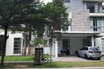 3 storey Bungalow Ttdi The Valley Ampang Non Bumi 