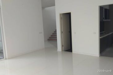 Sunway Rydgeway 3 Storey Bungalow End Lot Non Bumi