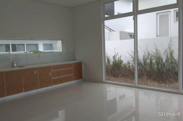 Sunway Rydgeway 3 Storey Bungalow End Lot Non Bumi