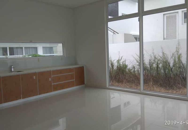 Sunway Rydgeway 3 Storey Bungalow End Lot Non Bumi