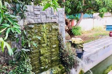 Banglo 2 Tingkat Tanah Setengah Ekar Padang Bongor