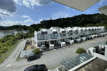 New 3 Storey Semi-D Astana Kemensah, Taman Melawat