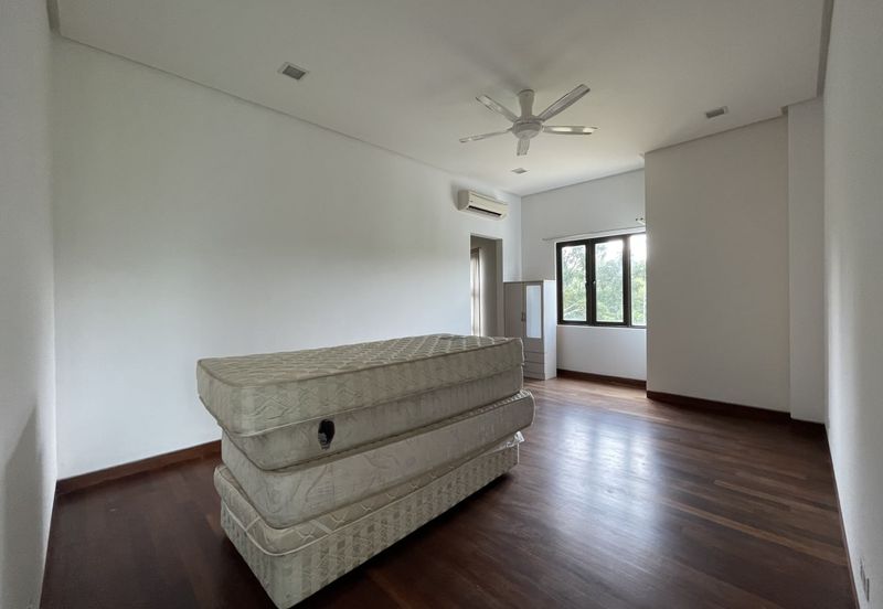 2 Storey End Lot Bungalow With Facing River The Re