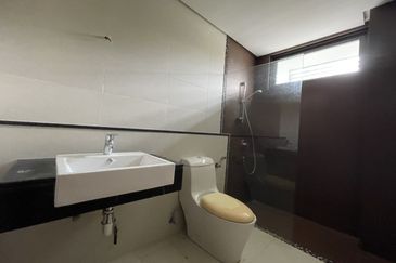 2 Storey End Lot Bungalow With Facing River The Re