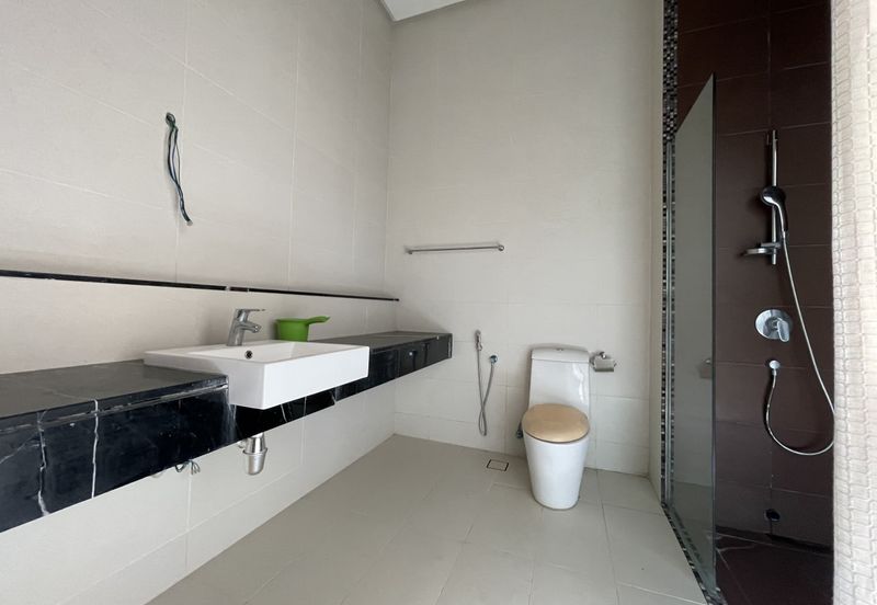 2 Storey End Lot Bungalow With Facing River The Re