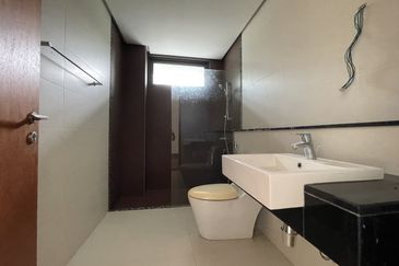 2 Storey End Lot Bungalow With Facing River The Re