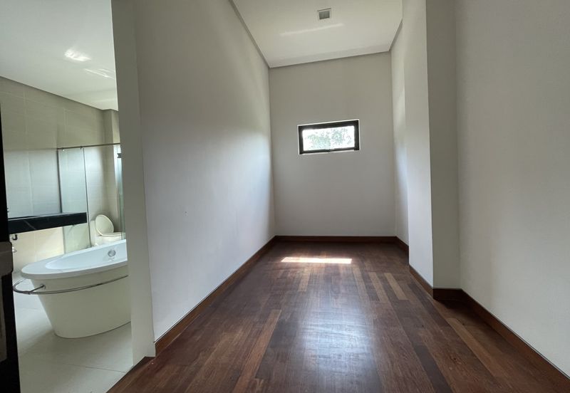 2 Storey End Lot Bungalow With Facing River The Re