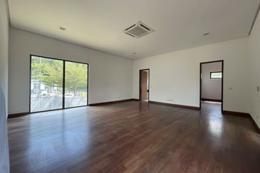 2 Storey End Lot Bungalow With Facing River The Re