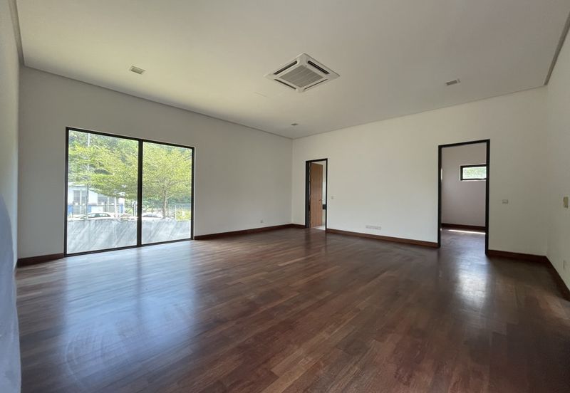 2 Storey End Lot Bungalow With Facing River The Re