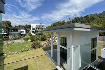 2 Storey End Lot Bungalow With Facing River The Re