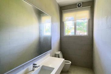 2-storey bungalow Type A Ukay Seraya Freehold 8604