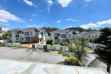 2-storey bungalow Type A Ukay Seraya Freehold 8604