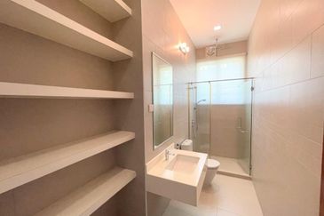 2-storey bungalow Type A Ukay Seraya Freehold 8604