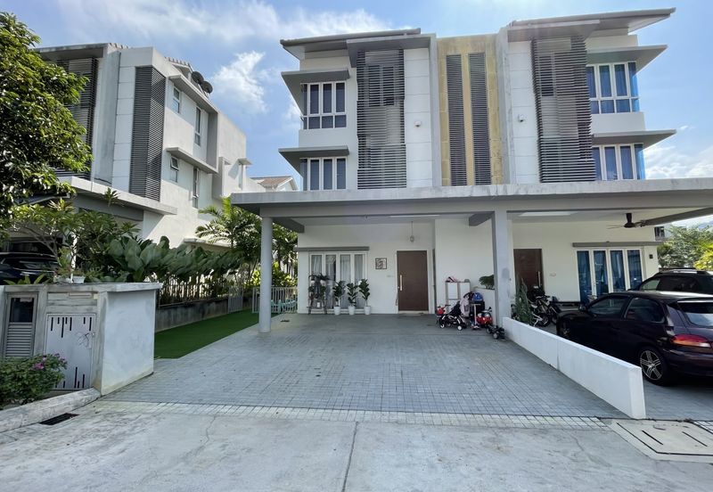 2.5Storey Semi-D Cluster Hevea Kemensah Tmn Melawa