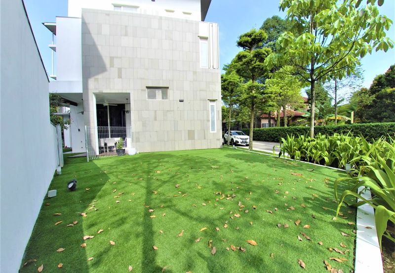 3 Storey Villa Bungalow Park Manor,Sierramas Sunga