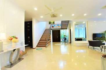 3 Storey Villa Bungalow Park Manor,Sierramas Sunga