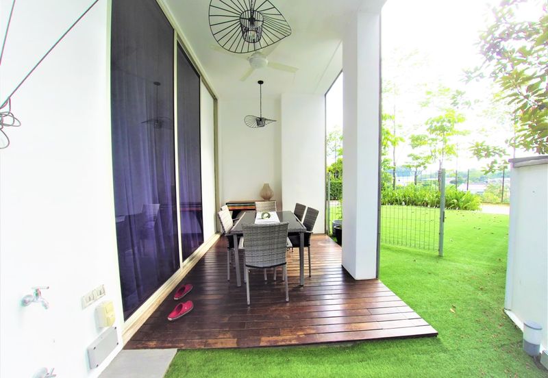 3 Storey Villa Bungalow Park Manor,Sierramas Sunga