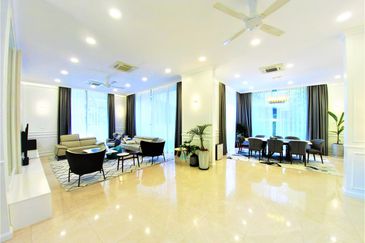 3 Storey Villa Bungalow Park Manor,Sierramas Sunga