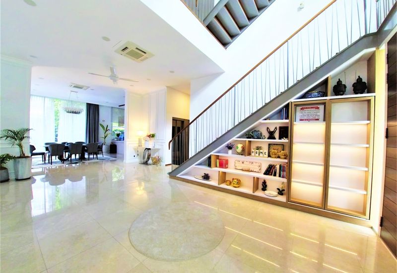 3 Storey Villa Bungalow Park Manor,Sierramas Sunga