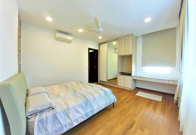 3 Storey Villa Bungalow Park Manor,Sierramas Sunga