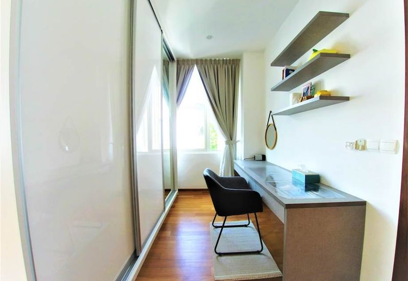 3 Storey Villa Bungalow Park Manor,Sierramas Sunga