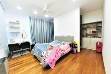 3 Storey Villa Bungalow Park Manor,Sierramas Sunga