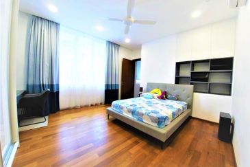 3 Storey Villa Bungalow Park Manor,Sierramas Sunga