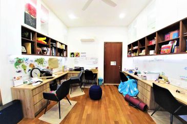 3 Storey Villa Bungalow Park Manor,Sierramas Sunga