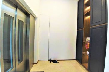 3 Storey Villa Bungalow Park Manor,Sierramas Sunga