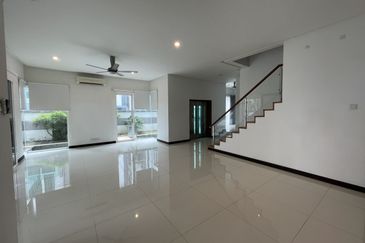 3 Storey Semi-D Beverly Height, Phase 5 Freehold 5