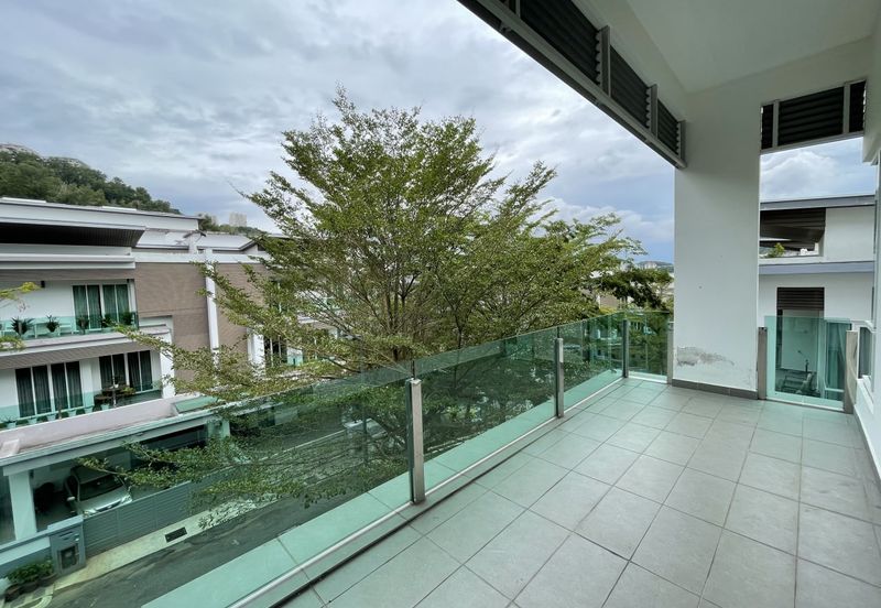 3 Storey Semi-D Beverly Height, Phase 5 Freehold 5