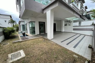 3 Storey Semi-D Beverly Height, Phase 5 Freehold 5