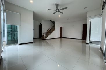 3 Storey Semi-D Beverly Height, Phase 5 Freehold 5