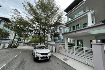 3 Storey Semi-D Beverly Height, Phase 5 Freehold 5