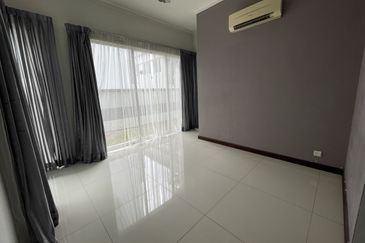 3 Storey Semi-D Beverly Height, Phase 5 Freehold 5