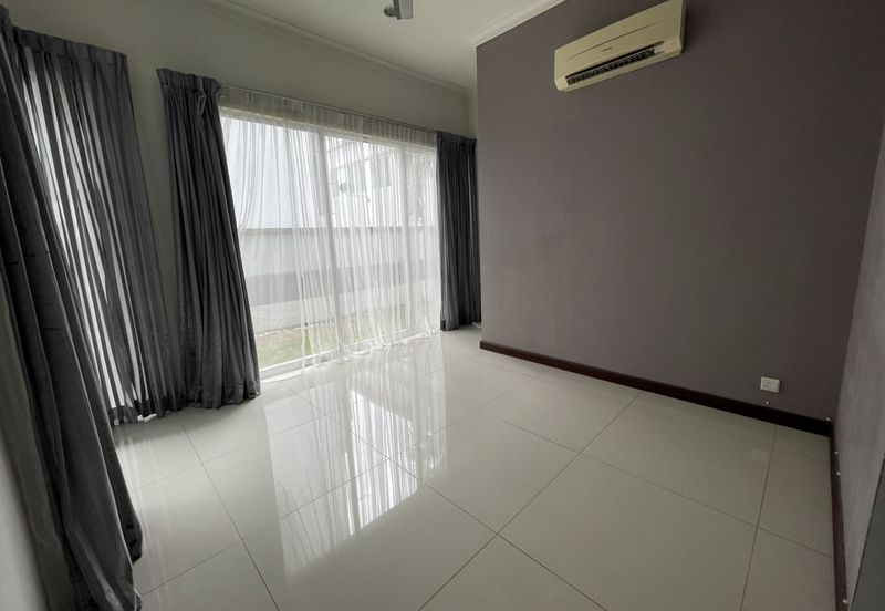 3 Storey Semi-D Beverly Height, Phase 5 Freehold 5